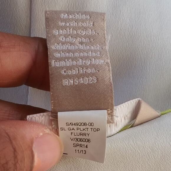 Banana Republic Factory Cream Sleeveless Blouse Size M - Picture 5 of 5